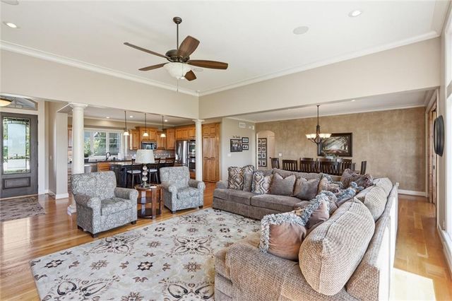 21618 S State Route 291 Highway, Harrisonville, MO 64701