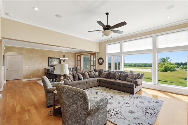 21618 S State Route 291 Highway, Harrisonville, MO 64701