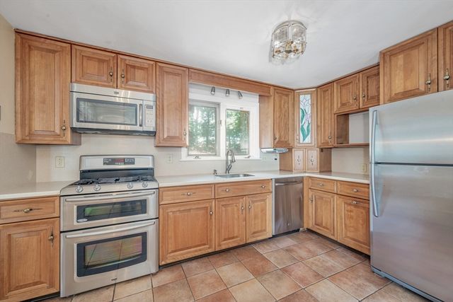 40 Himoor Circle, Randolph, MA 02368