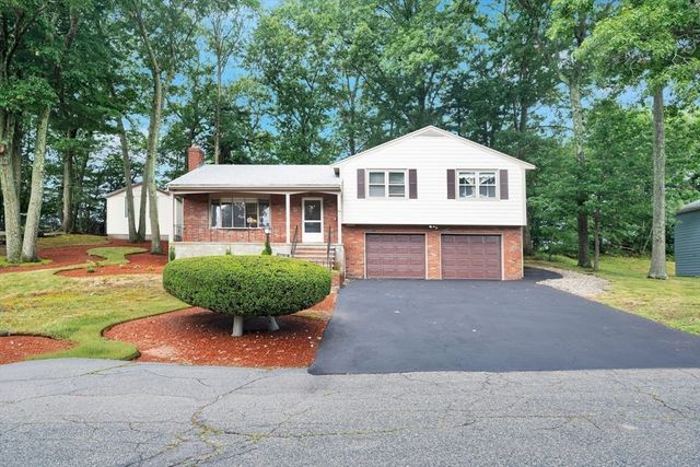 40 Himoor Circle, Randolph, MA 02368