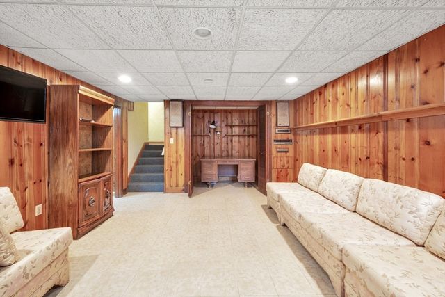 40 Himoor Circle, Randolph, MA 02368