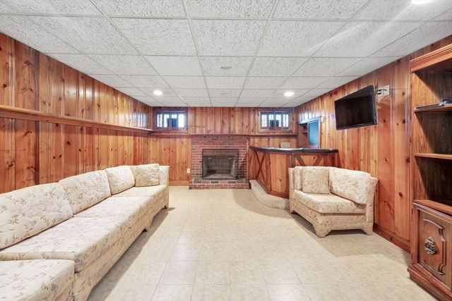 40 Himoor Circle, Randolph, MA 02368