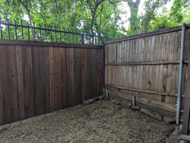 7522 Holly Hill Drive 59, Dallas, TX 75231