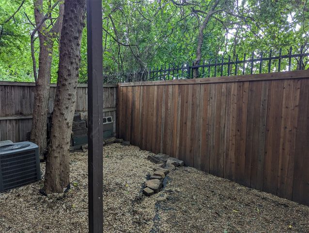 7522 Holly Hill Drive 59, Dallas, TX 75231