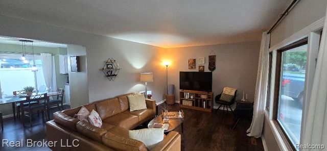 33915 Sequoia Street, Westland, MI 48185