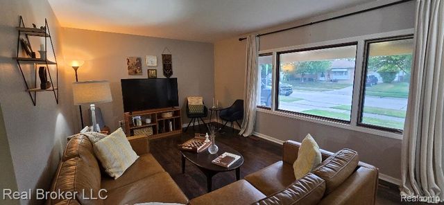 33915 Sequoia Street, Westland, MI 48185