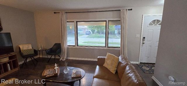 33915 Sequoia Street, Westland, MI 48185