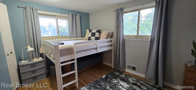 33915 Sequoia Street, Westland, MI 48185