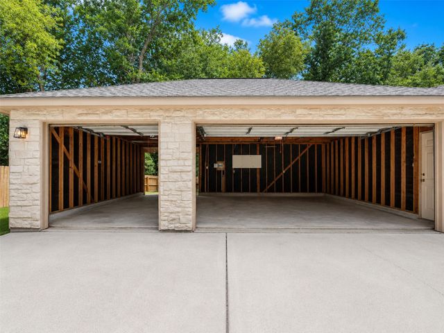 2312 Carriage Run E, Conroe, TX 77384