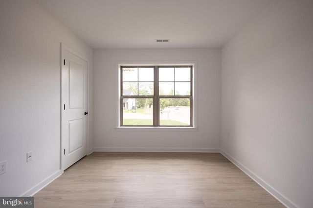 94 GRAINFIELD CT, Martinsburg, WV 25404