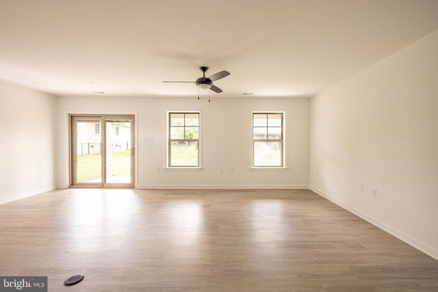 94 GRAINFIELD CT, Martinsburg, WV 25404