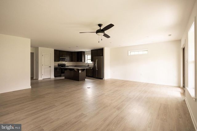 94 GRAINFIELD CT, Martinsburg, WV 25404