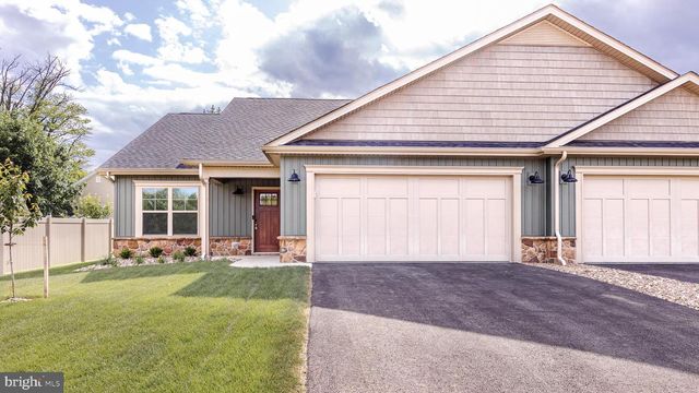 94 GRAINFIELD CT, Martinsburg, WV 25404
