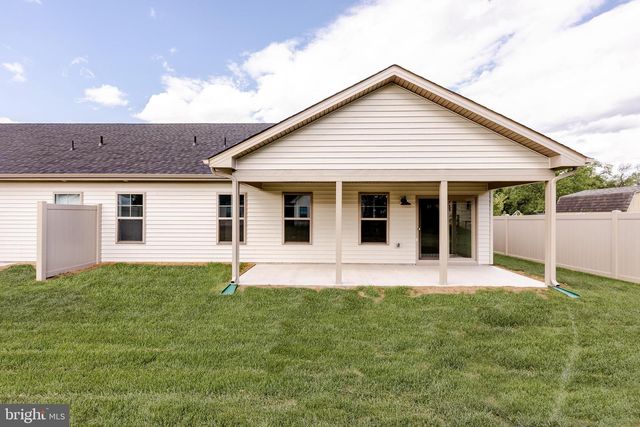 94 GRAINFIELD CT, Martinsburg, WV 25404