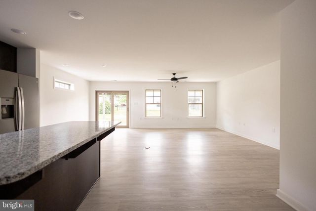 94 GRAINFIELD CT, Martinsburg, WV 25404