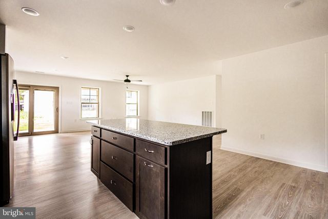 94 GRAINFIELD CT, Martinsburg, WV 25404