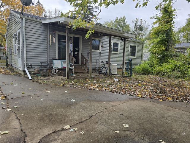 166 W Lowry Drive, Brooklyn, MI 49230