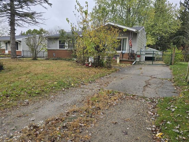 166 W Lowry Drive, Brooklyn, MI 49230