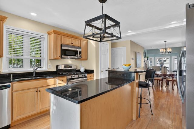 1 Tanglewood Park Dr 1, Haverhill, MA 01830