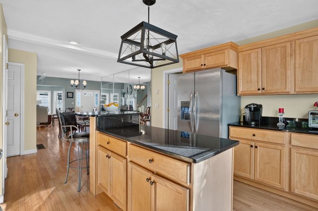 1 Tanglewood Park Dr 1, Haverhill, MA 01830