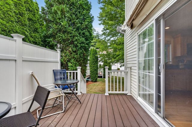 1 Tanglewood Park Dr 1, Haverhill, MA 01830