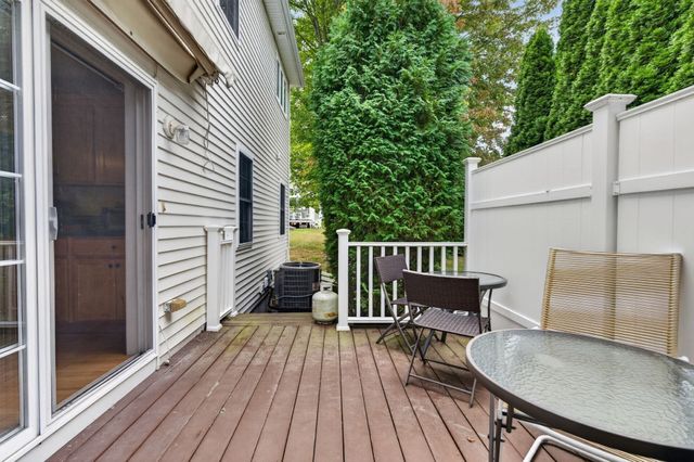 1 Tanglewood Park Dr 1, Haverhill, MA 01830