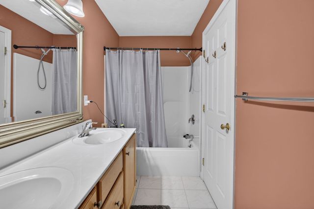 1 Tanglewood Park Dr 1, Haverhill, MA 01830