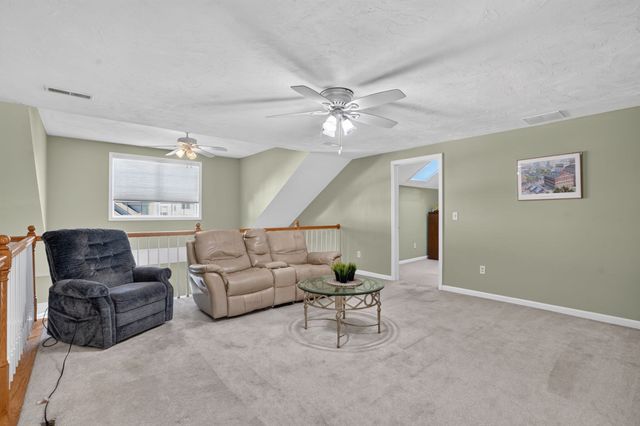1 Tanglewood Park Dr 1, Haverhill, MA 01830