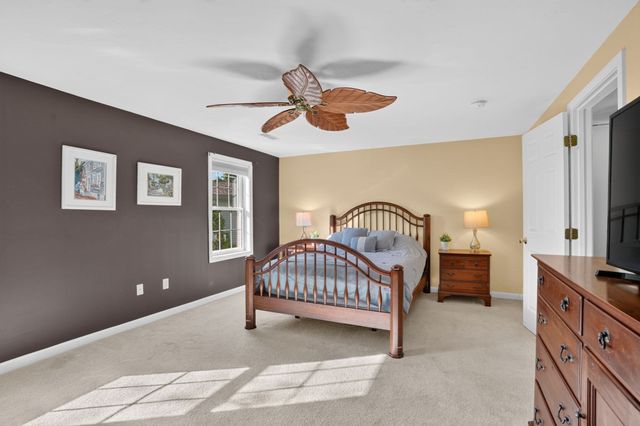 1 Tanglewood Park Dr 1, Haverhill, MA 01830