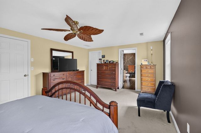 1 Tanglewood Park Dr 1, Haverhill, MA 01830