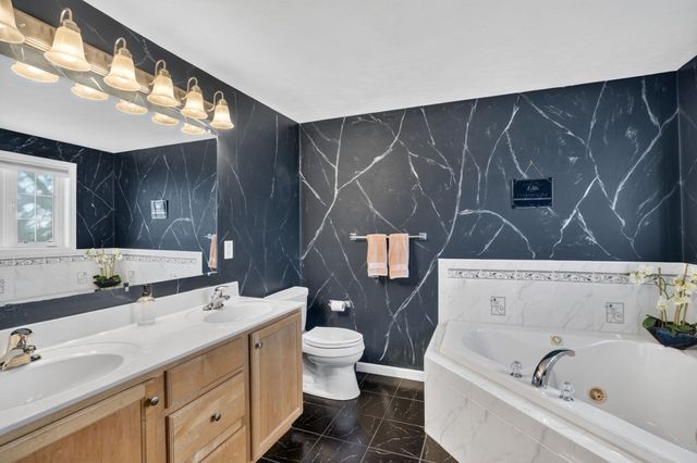 1 Tanglewood Park Dr 1, Haverhill, MA 01830