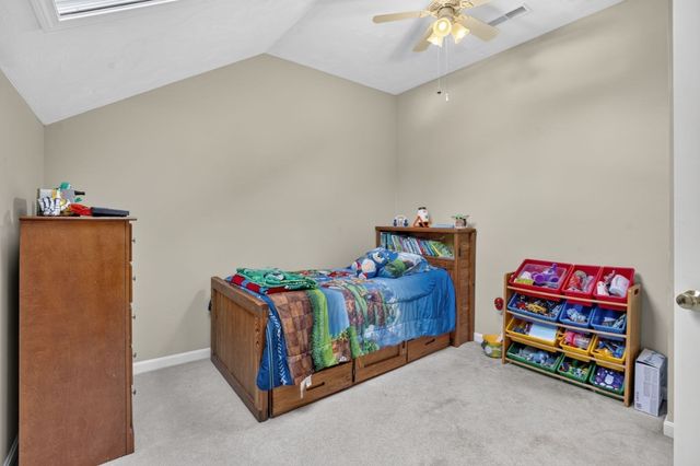 1 Tanglewood Park Dr 1, Haverhill, MA 01830