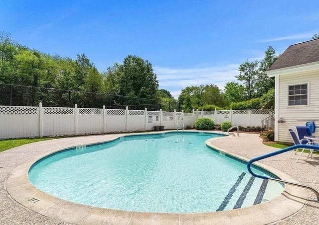 1 Tanglewood Park Dr 1, Haverhill, MA 01830