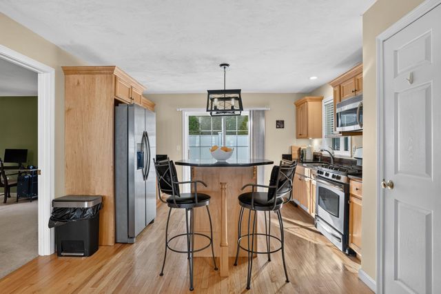 1 Tanglewood Park Dr 1, Haverhill, MA 01830