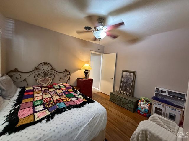 2512 Barnett Street, Bakersfield, CA 93308