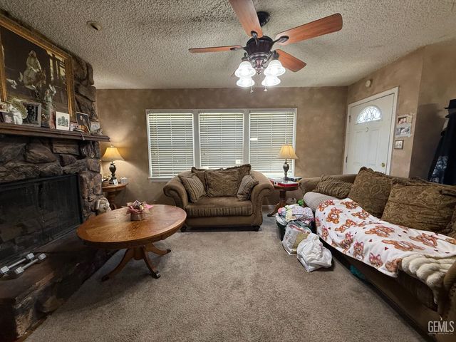 2512 Barnett Street, Bakersfield, CA 93308