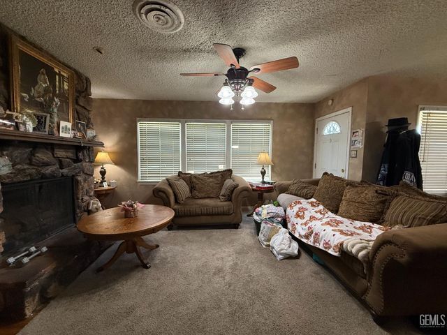 2512 Barnett Street, Bakersfield, CA 93308