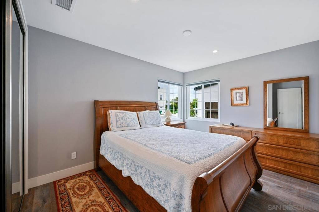 Image 16 of property listing at 4940 Edwin Pl, San Diego, CA 92117