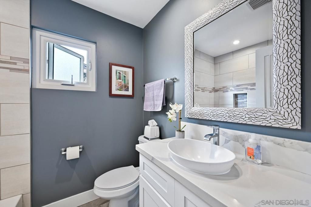 Image 17 of property listing at 4940 Edwin Pl, San Diego, CA 92117