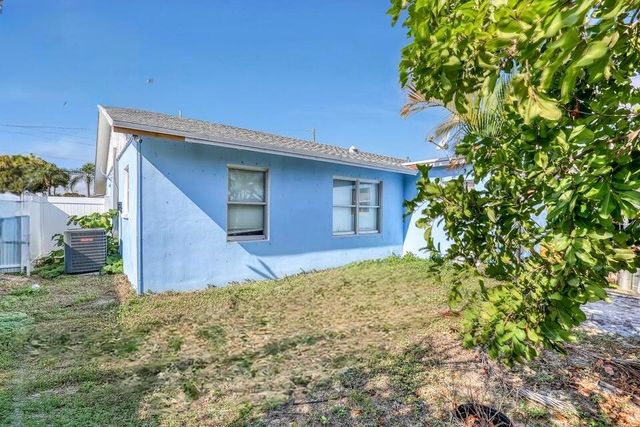 3308 Lake Avenue, West Palm Beach, FL 33405