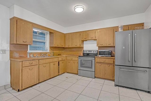3308 Lake Avenue, West Palm Beach, FL 33405