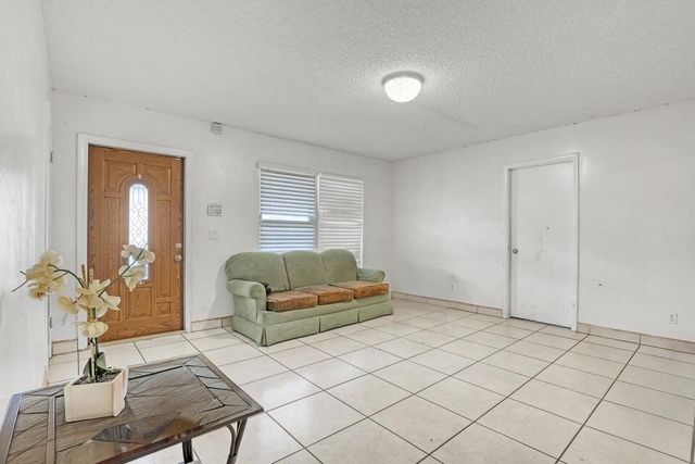 3308 Lake Avenue, West Palm Beach, FL 33405