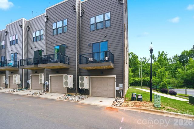 804 Broad River Lane, Charlotte, NC 28211