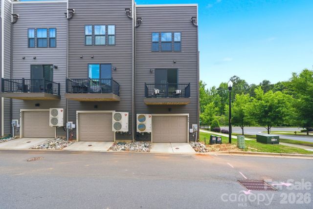 804 Broad River Lane, Charlotte, NC 28211