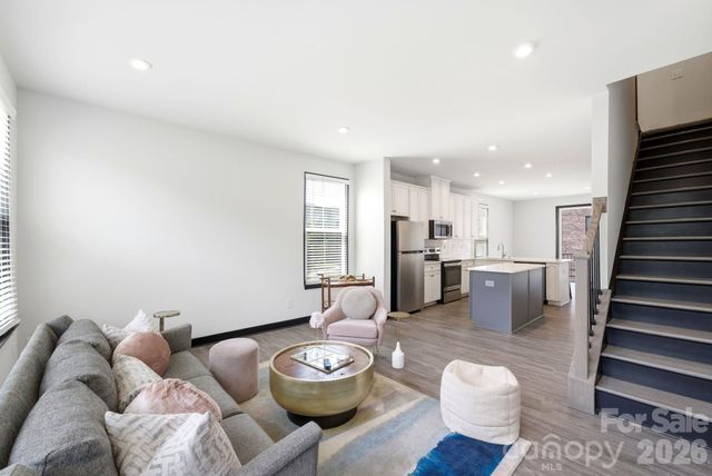 804 Broad River Lane, Charlotte, NC 28211