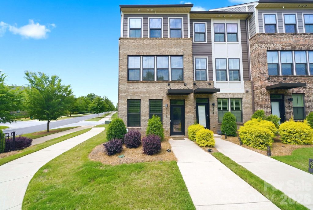 804 Broad River Lane, Charlotte, NC 28211