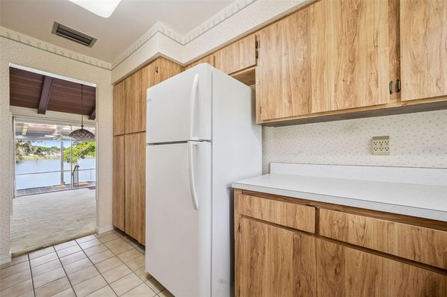 2874 E CROOKED LAKE DRIVE, Eustis, FL 32726