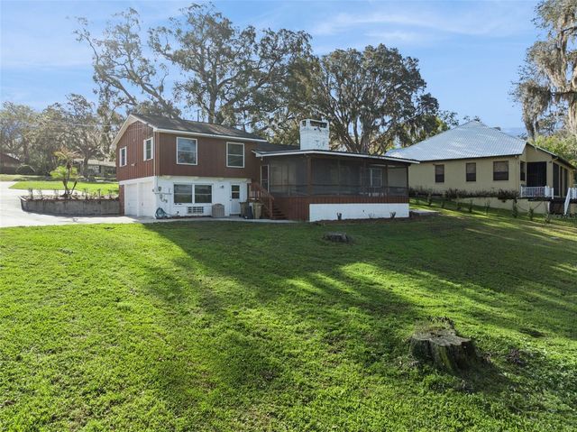 2874 E CROOKED LAKE DRIVE, Eustis, FL 32726