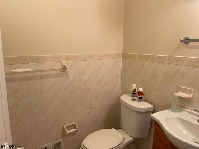 24 N 7Th St, Newark City, NJ 07107