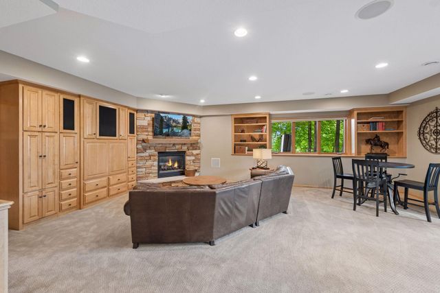 18000 Turtle Point, Eden Prairie, MN 55347